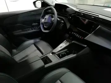 408 Allure Plug-In Hybrid AT8