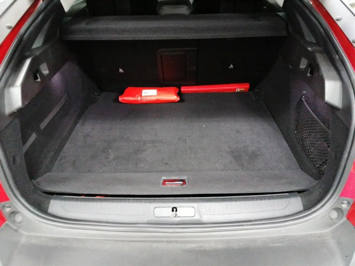 408 Allure Plug-In Hybrid AT8