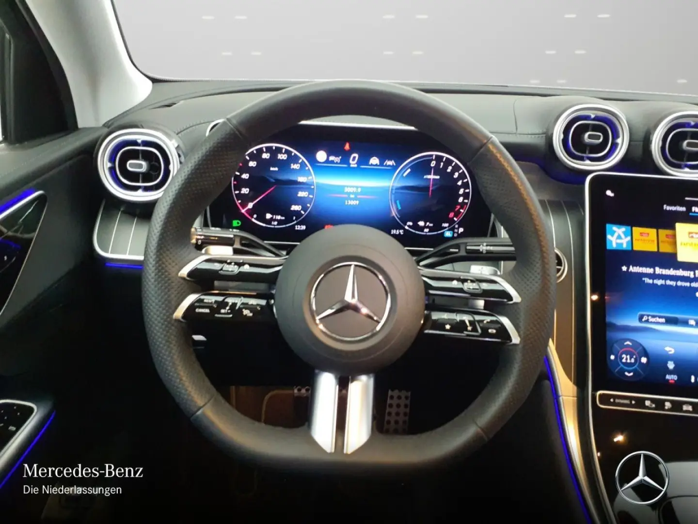 GLC 300 e 4M AMG DIGITAL AHK Distron 360