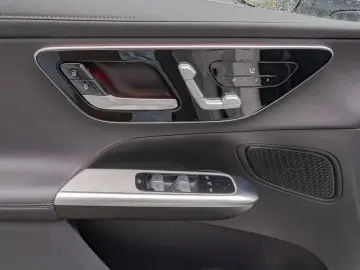 GLC 300 e 4M Coupé AMG-Sport Pano 360 AHK LED 19