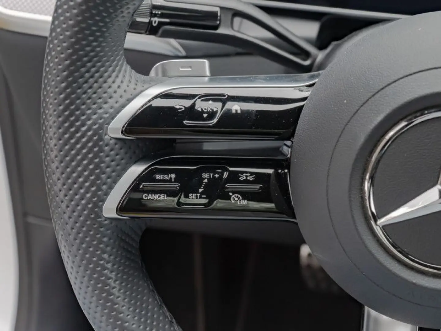 GLC 300 e 4M Coupé AMG-Sport Pano 360 AHK LED 19