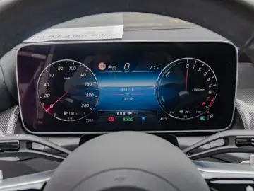 GLC 300 e 4M Coupé AMG-Sport Pano 360 AHK LED 19