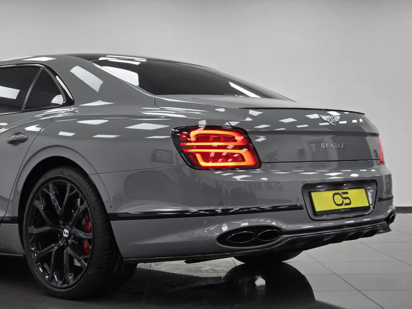 Flying Spur S V8 Mulliner NAIM Cambrian Grey