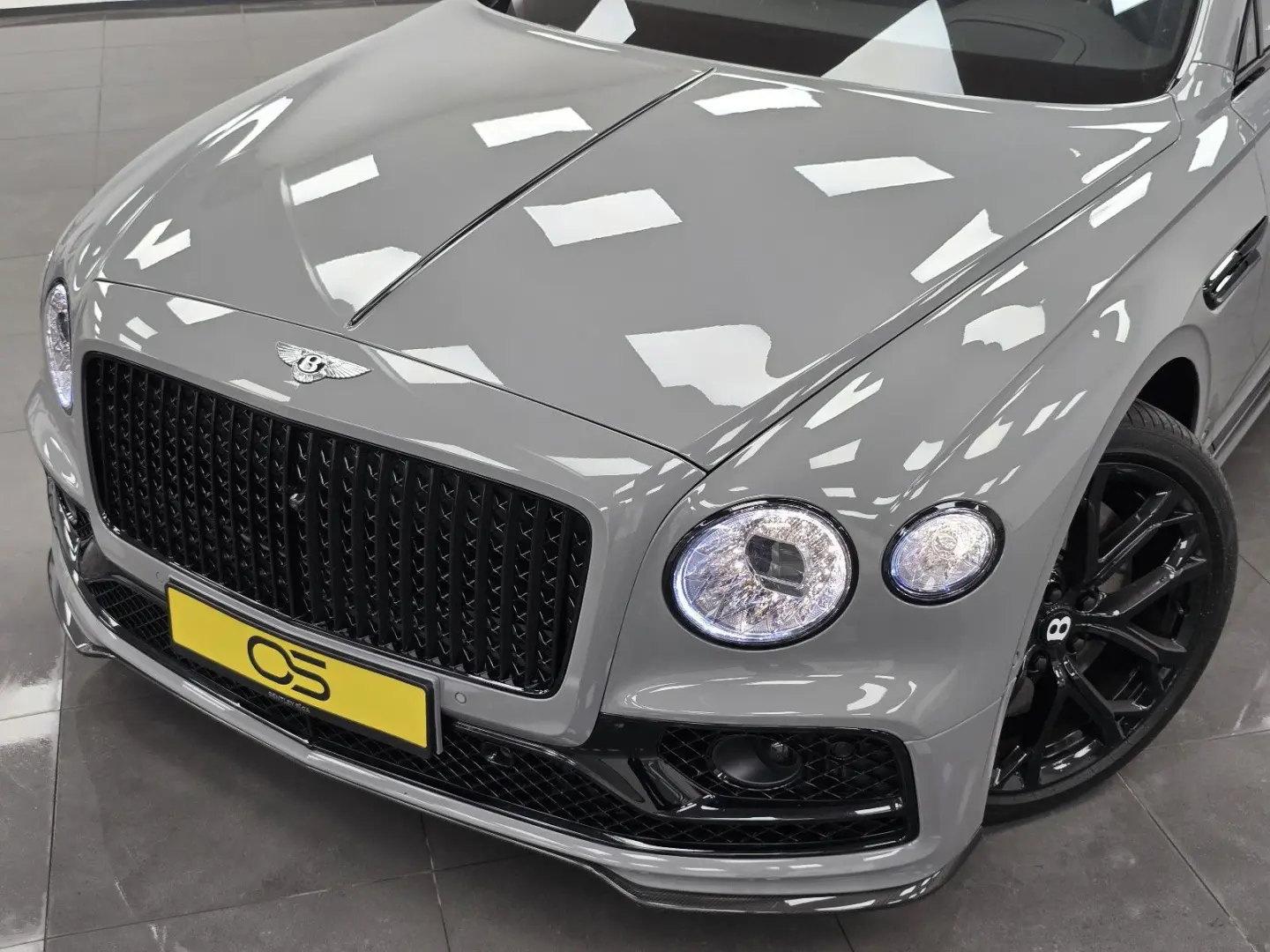 Flying Spur S V8 Mulliner NAIM Cambrian Grey