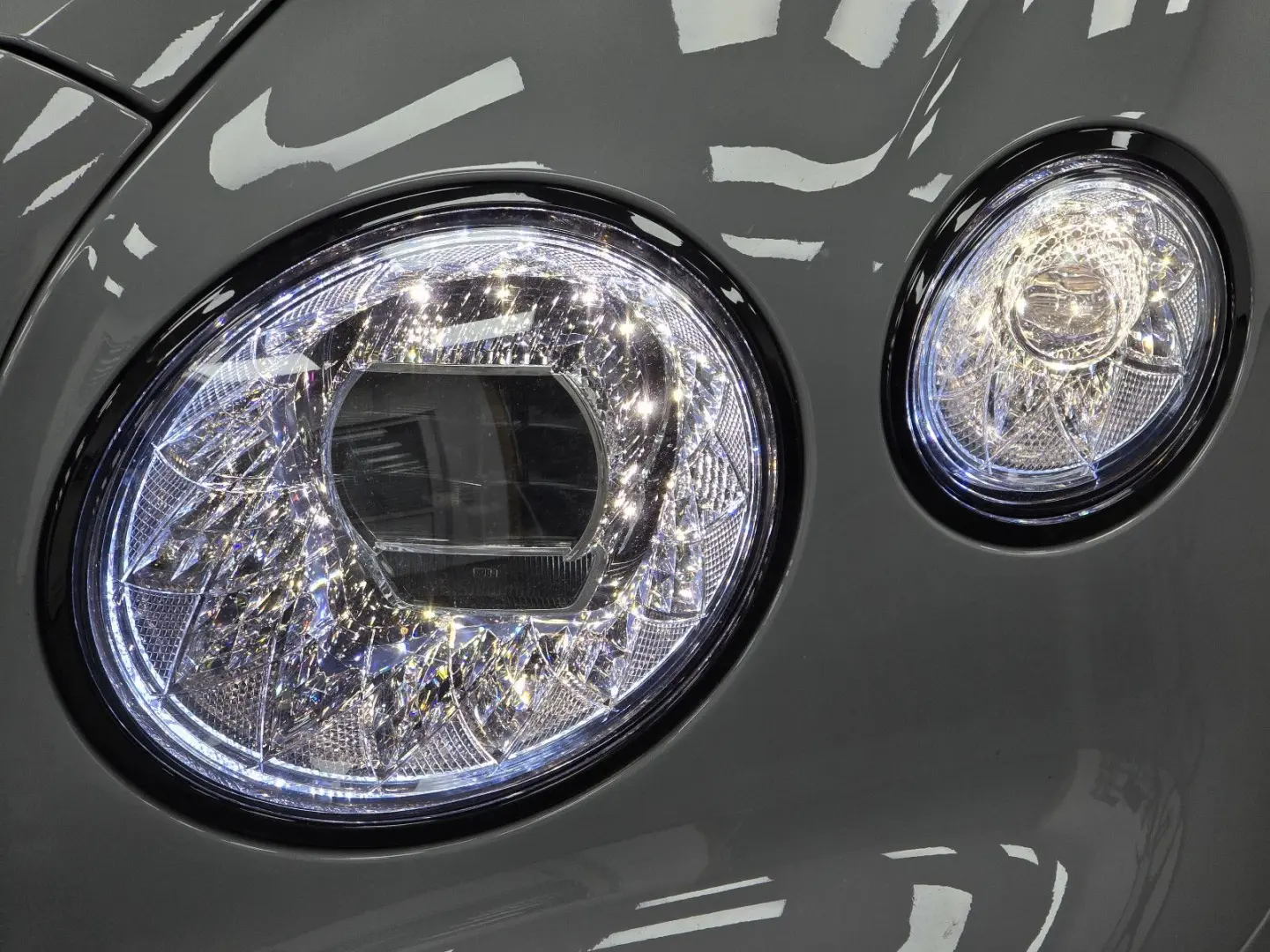 Flying Spur S V8 Mulliner NAIM Cambrian Grey