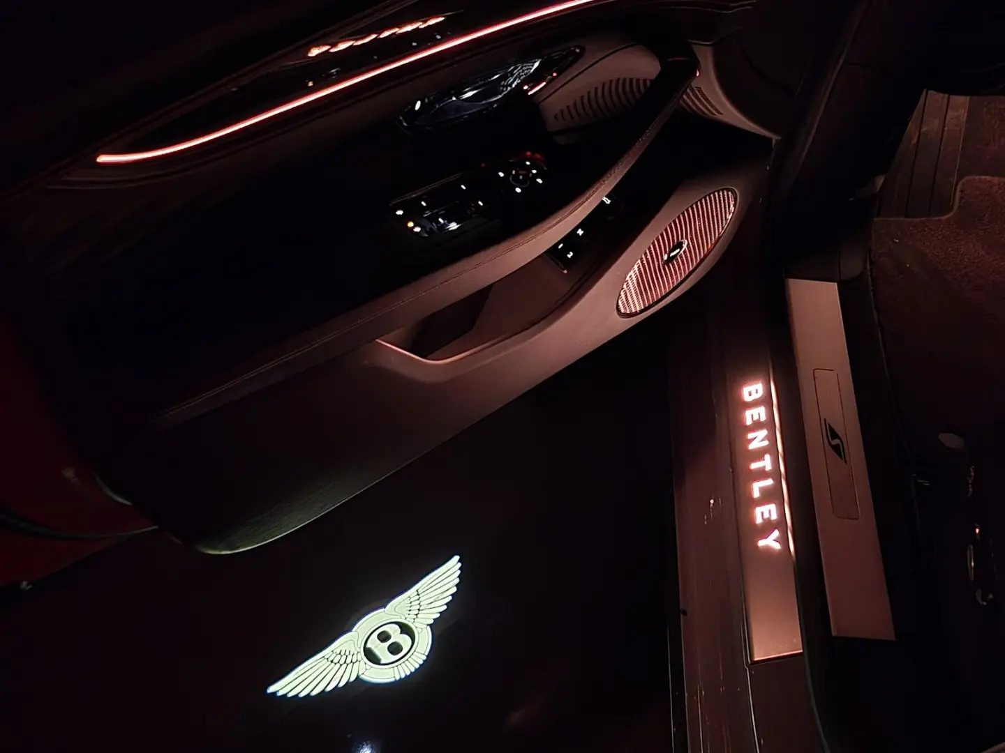 Flying Spur S V8 Mulliner NAIM Cambrian Grey