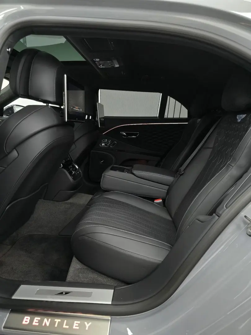 Flying Spur S V8 Mulliner NAIM Cambrian Grey