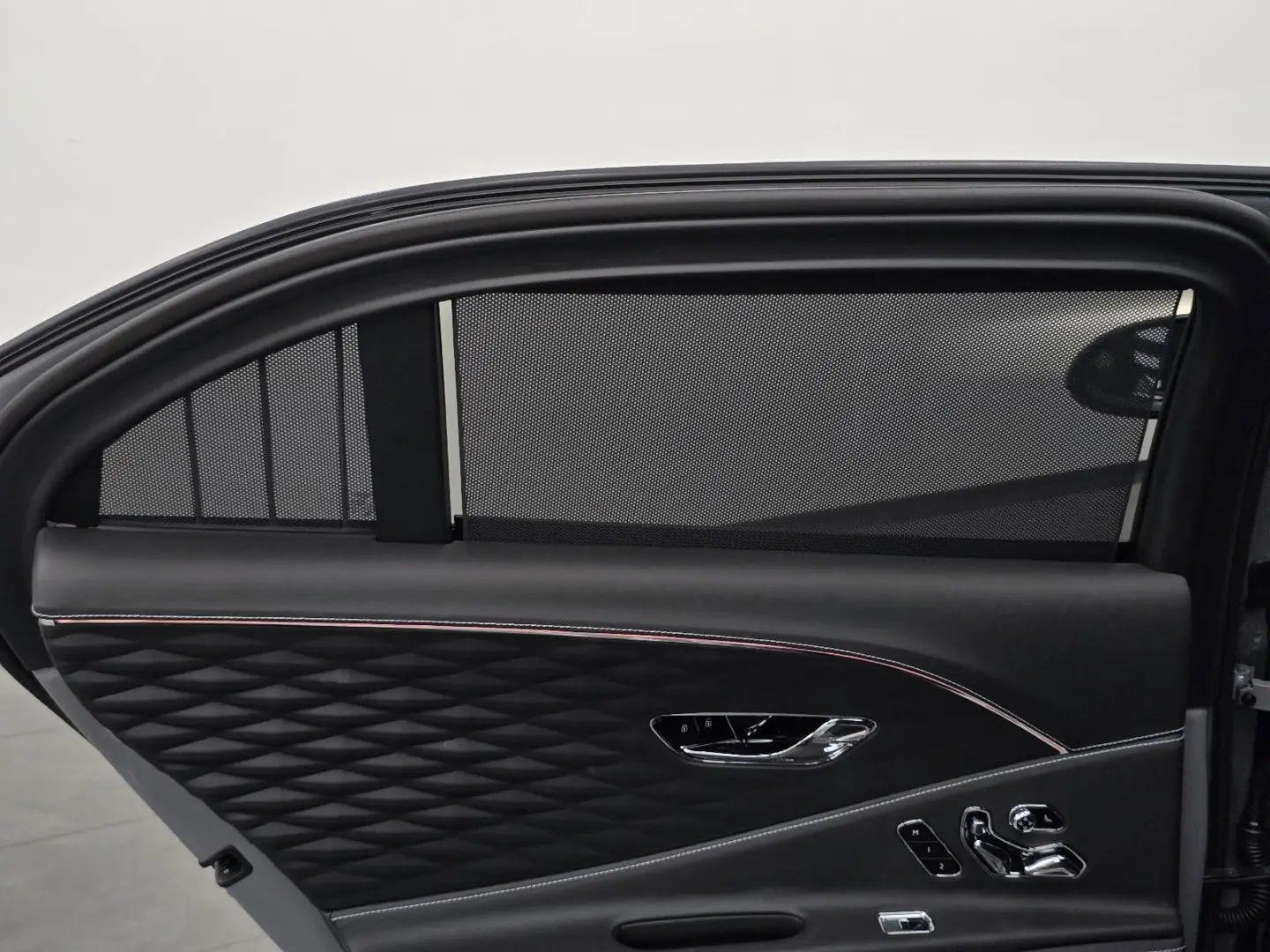 Flying Spur S V8 Mulliner NAIM Cambrian Grey