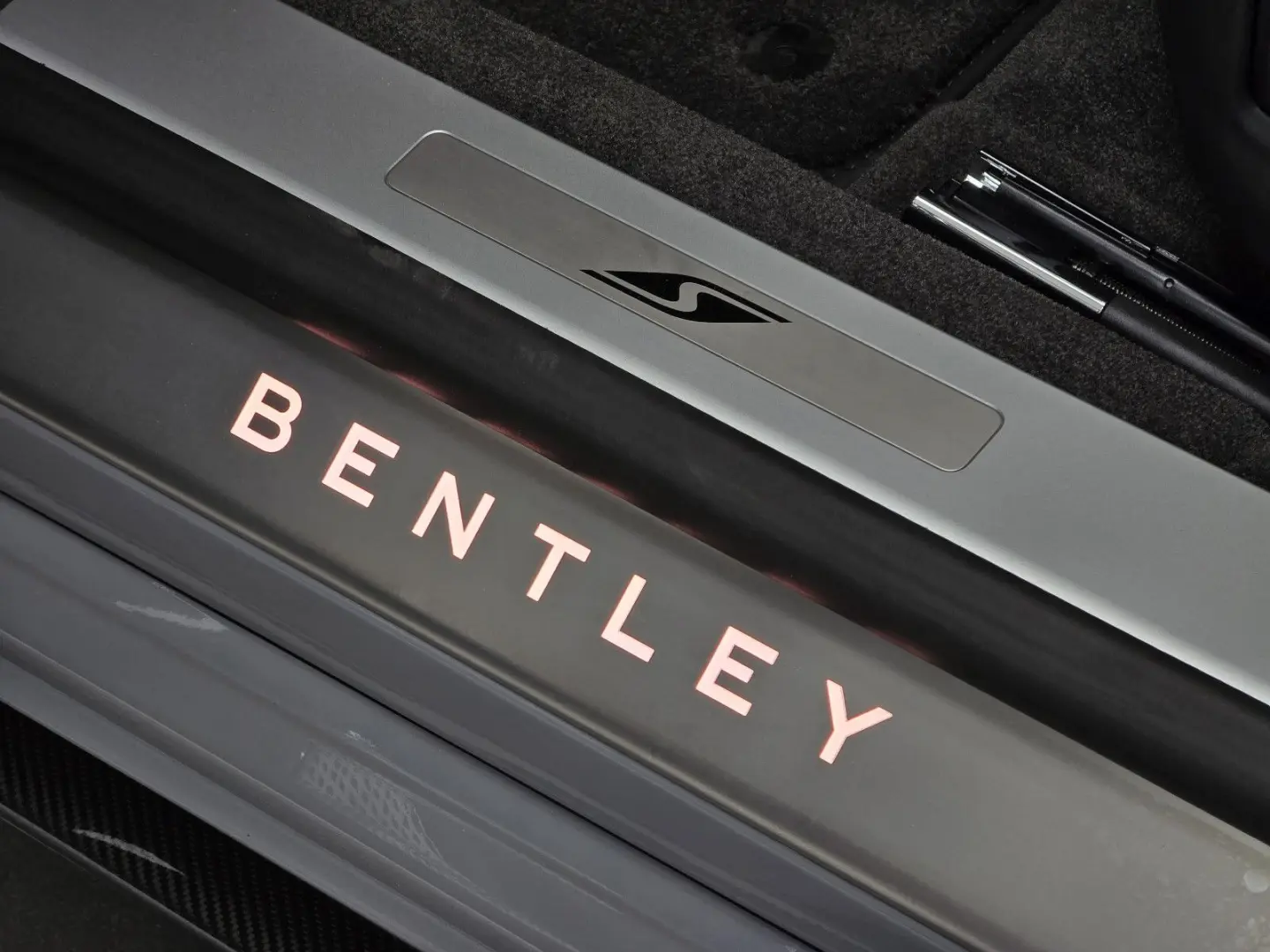 Flying Spur S V8 Mulliner NAIM Cambrian Grey