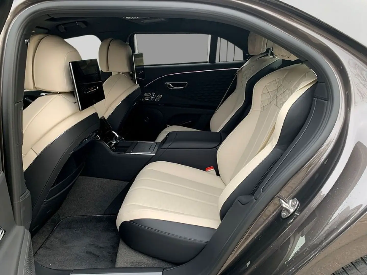 New Flying Spur V8 Hybrid Mulliner