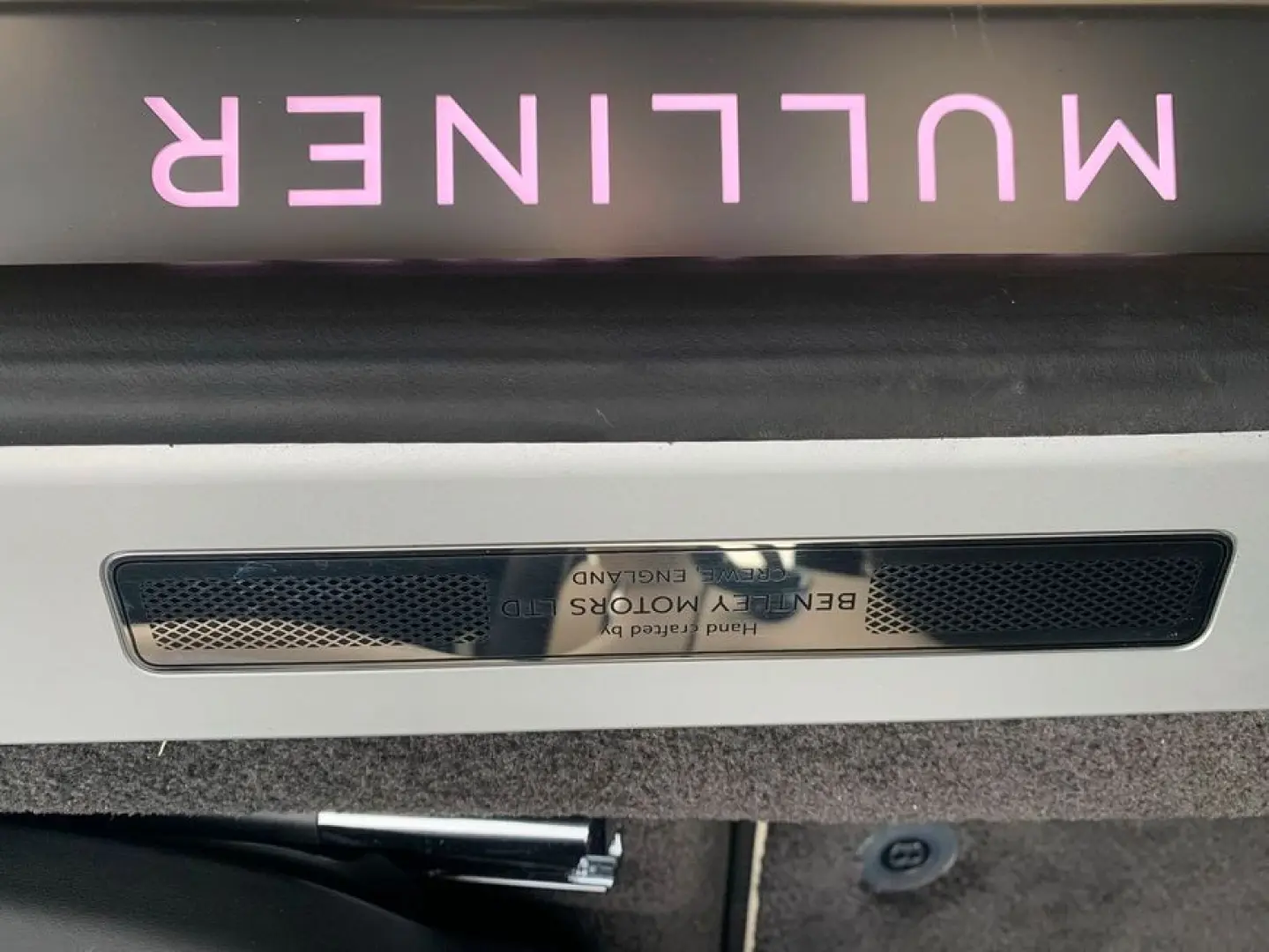 New Flying Spur V8 Hybrid Mulliner