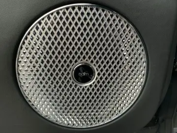 New Flying Spur V8 Hybrid Mulliner