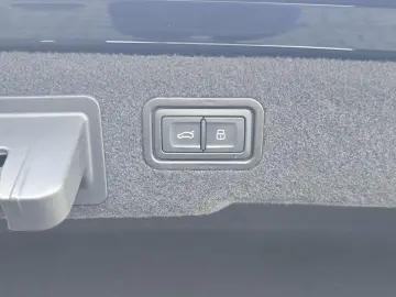 A8 50 TDI qu S-LINE STNDHZ B&O DACH H-UP AHK ACC