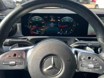 CLA 220 AMG LED KEYLESS DISTRONIC KAM LEDER