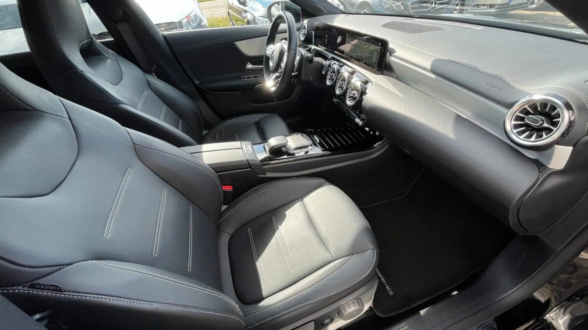 CLA 220 AMG LED KEYLESS DISTRONIC KAM LEDER