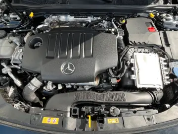 CLA 220 AMG LED KEYLESS DISTRONIC KAM LEDER