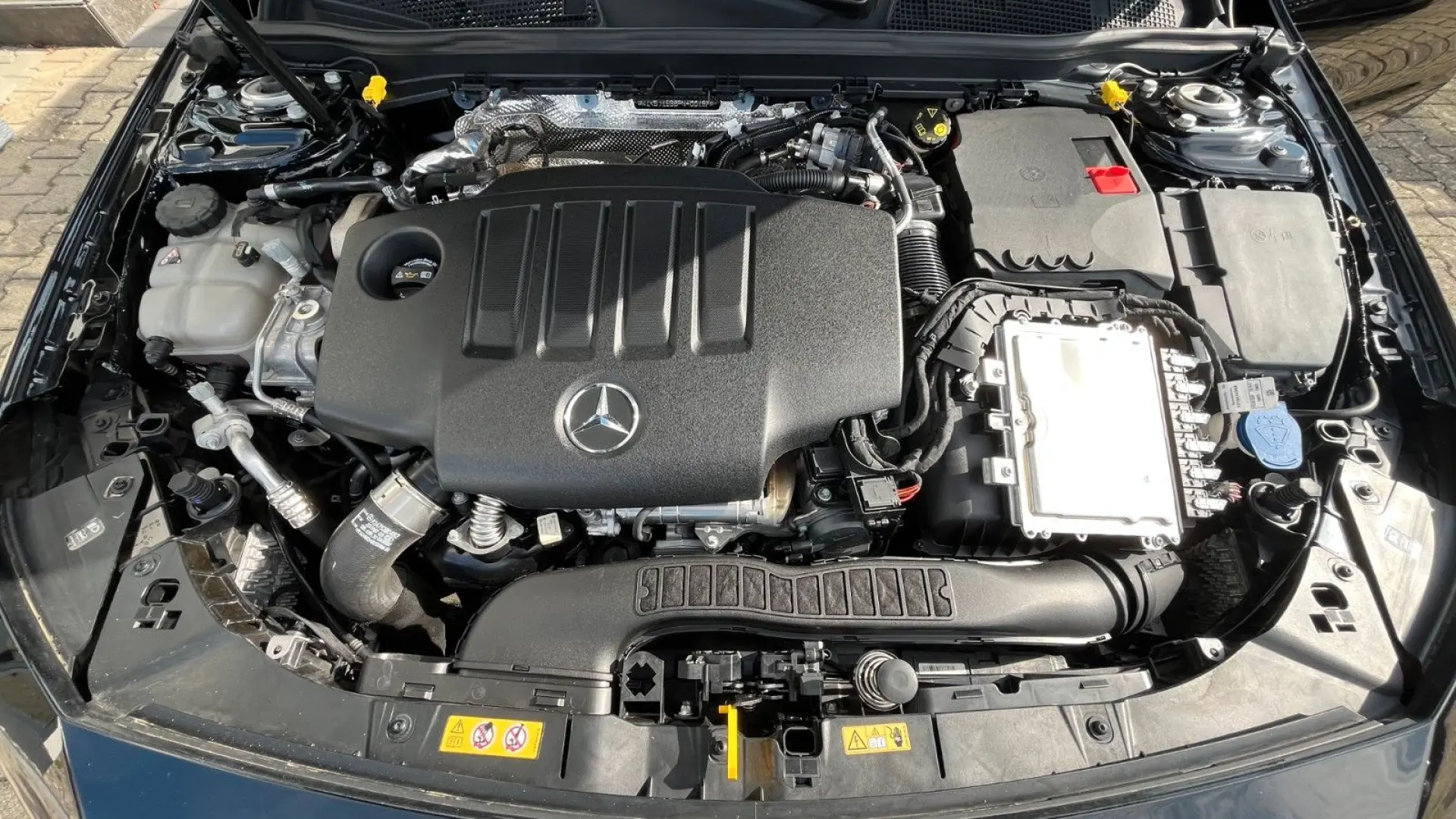 CLA 220 AMG LED KEYLESS DISTRONIC KAM LEDER