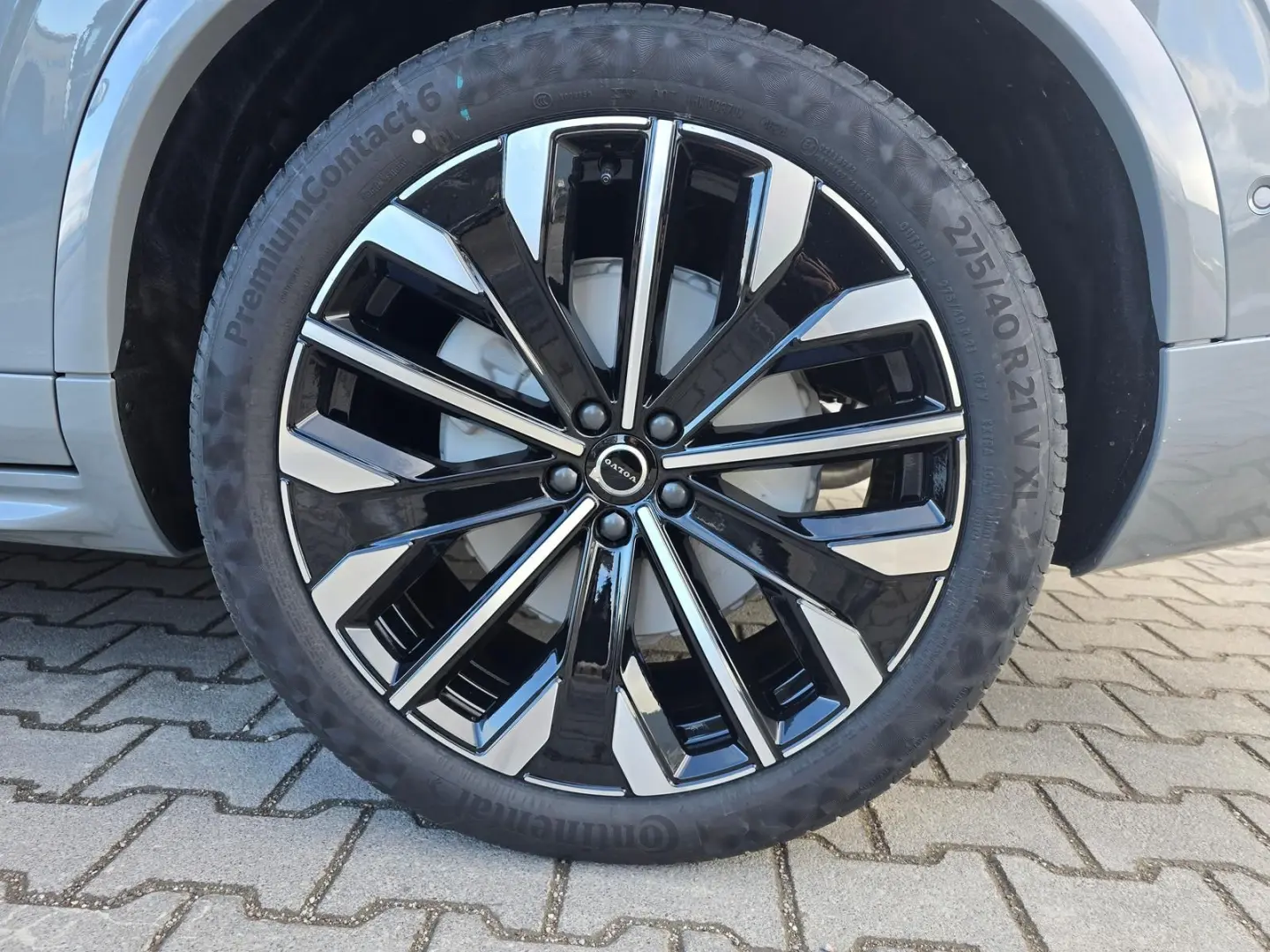 XC90 T8 AWD Ultra Dark FACELIFT 21  360  4C B&W