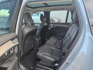 XC90 T8 AWD Ultra Dark FACELIFT 21  360  4C B&W