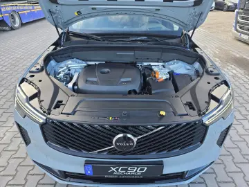 XC90 T8 AWD Ultra Dark FACELIFT 21  360  4C B&W