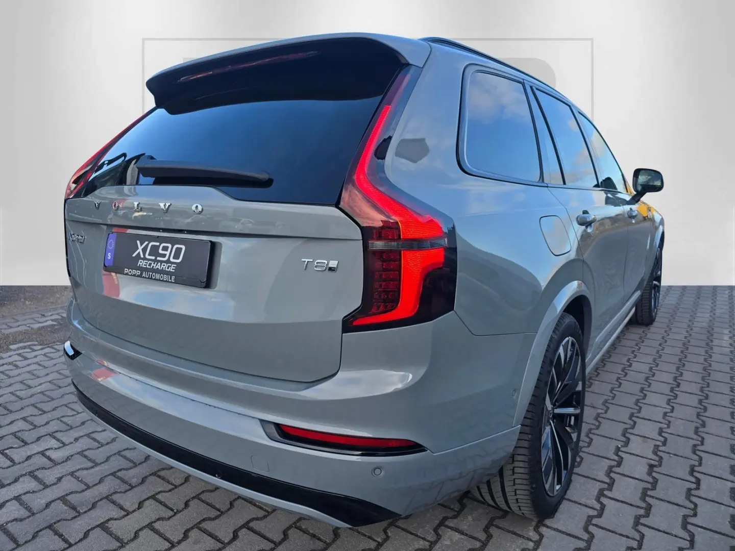 XC90 T8 AWD Ultra Dark FACELIFT 21  360  4C B&W