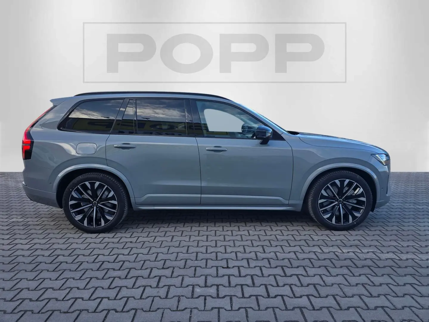 XC90 T8 AWD Ultra Dark FACELIFT 21  360  4C B&W