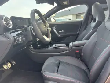 CLA 250 4M AMG PANO SOUND MEMORY KAM AHK KEYLES