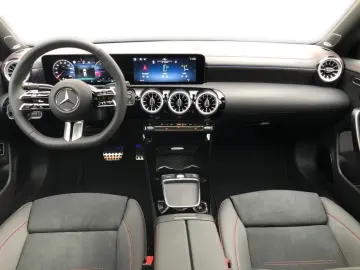 CLA 220 4MATIC Coupe  EditionAMG 19Z Night Pano