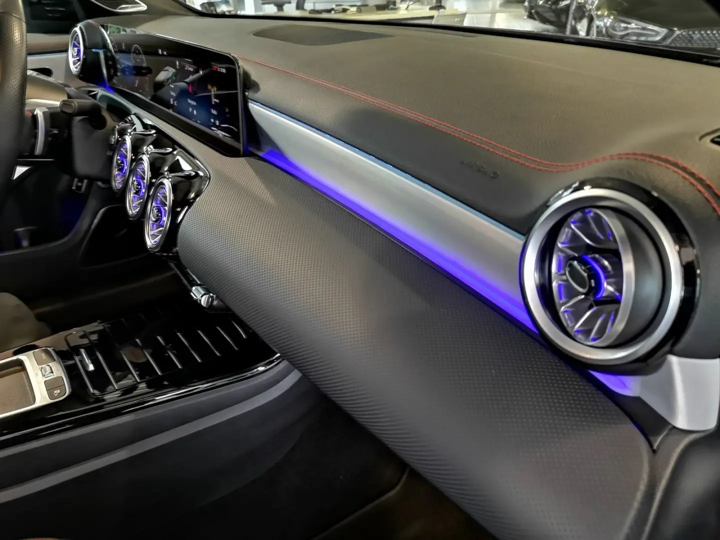 CLA 250 4M Coupé AMG ADVANCE NIGHT BURMESTER TWA