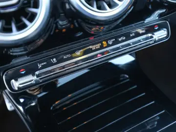 CLA 35 AMG 4M Coupé 360 Pano HUD Night Memo 19'