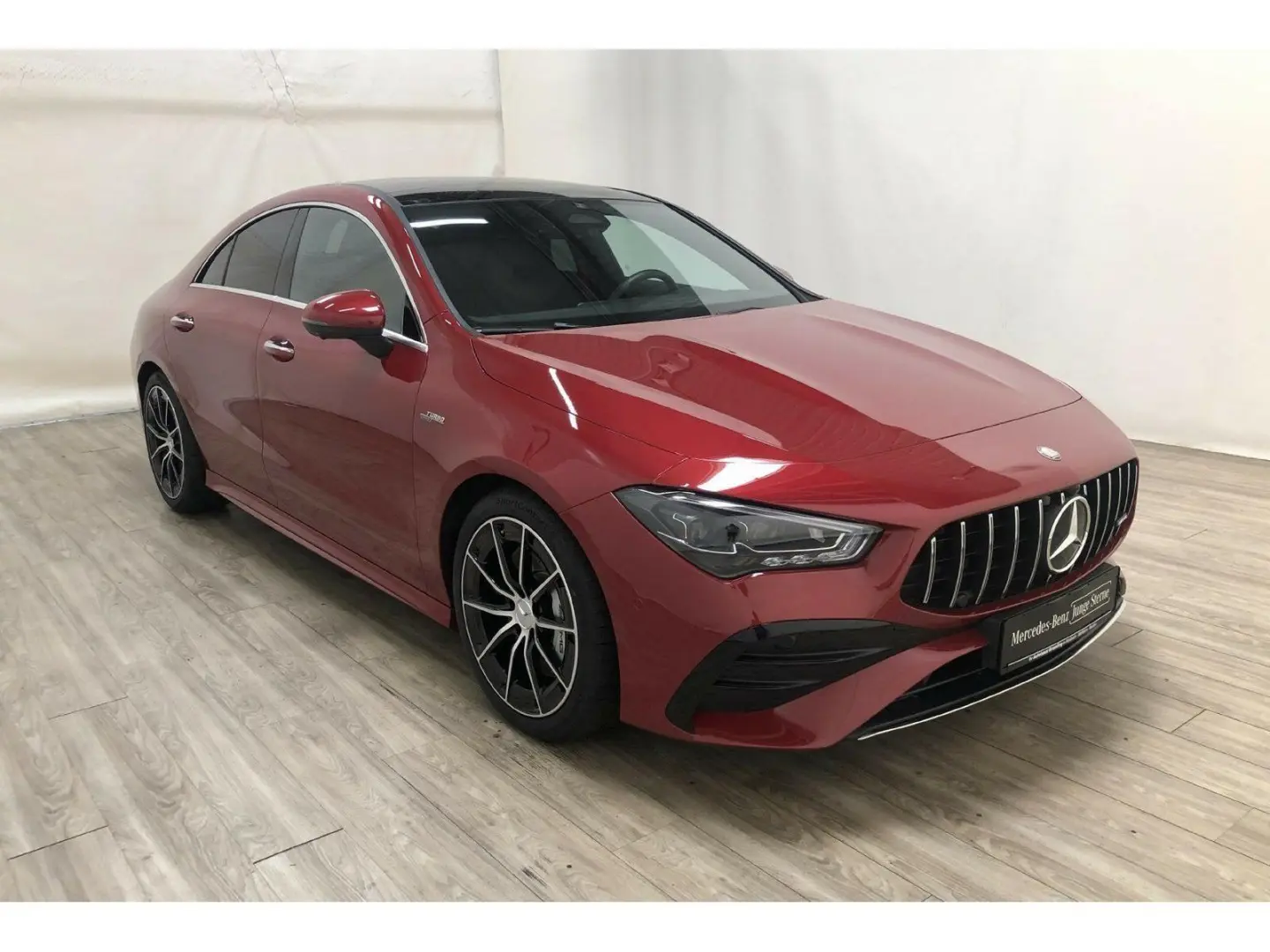 CLA 35 AMG 4M Pano AHK Distr MULTIBEAM Standheiz