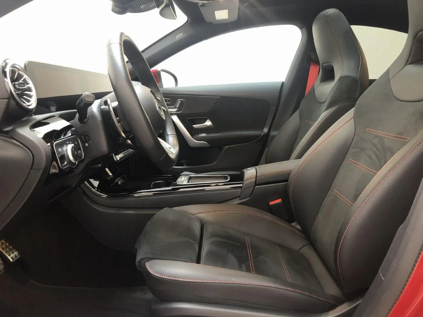 CLA 35 AMG 4M Pano AHK Distr MULTIBEAM Standheiz