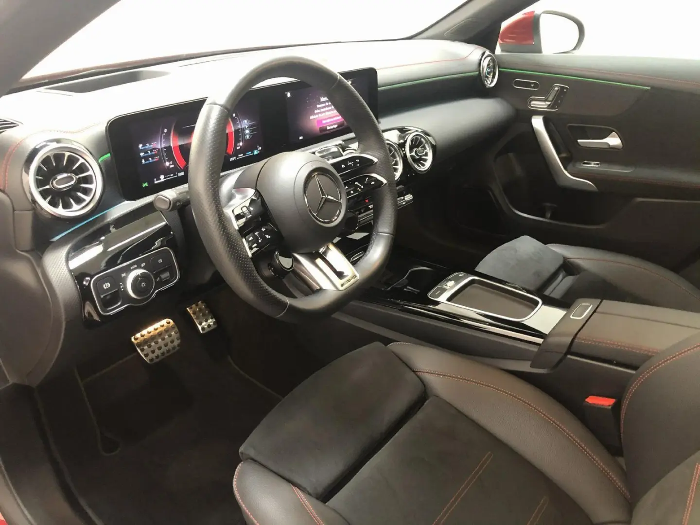 CLA 35 AMG 4M Pano AHK Distr MULTIBEAM Standheiz