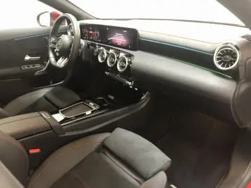CLA 35 AMG 4M Pano AHK Distr MULTIBEAM Standheiz