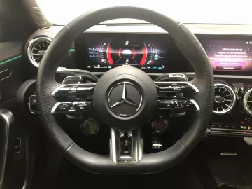 CLA 35 AMG 4M Pano AHK Distr MULTIBEAM Standheiz
