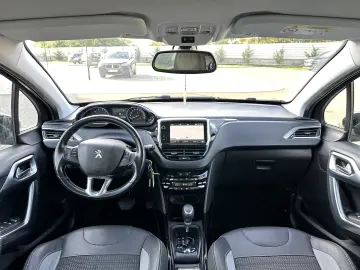 Peugeot 2008   2019   camera marsarier   84.000 km