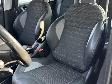 Peugeot 2008   2019   camera marsarier   84.000 km