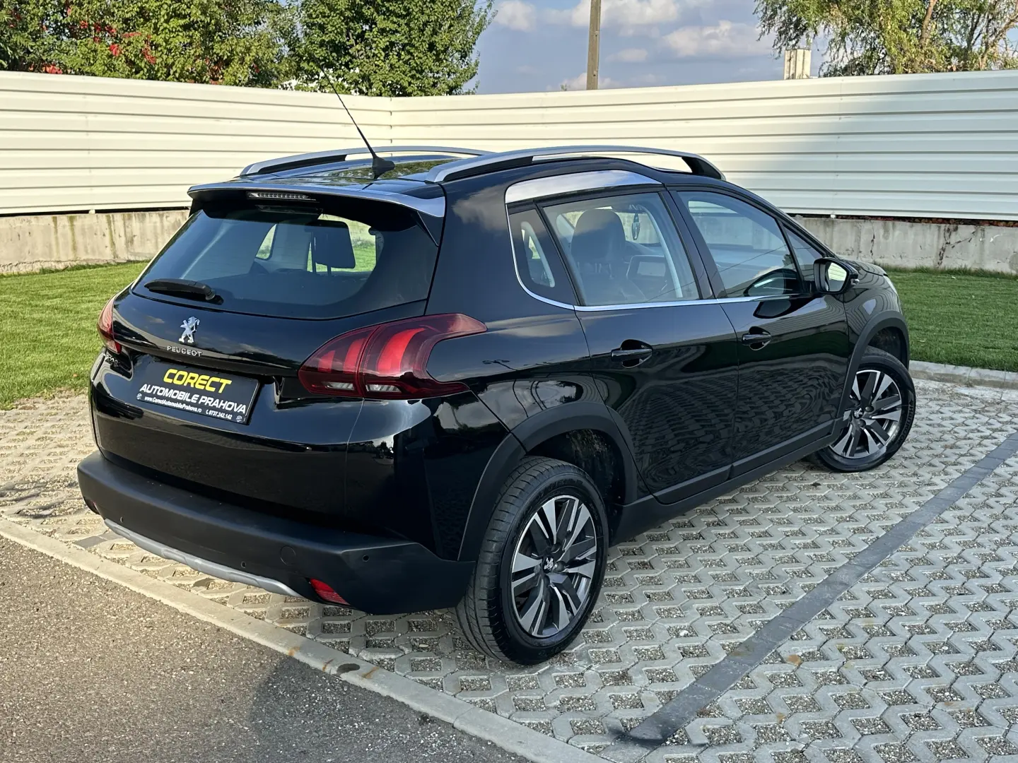 Peugeot 2008   2019   camera marsarier   84.000 km