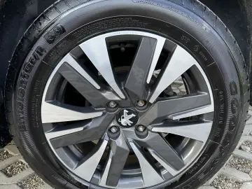 Peugeot 2008   2019   camera marsarier   84.000 km
