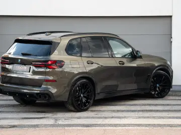 X5 xDrive50e