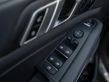 X5 xDrive50e