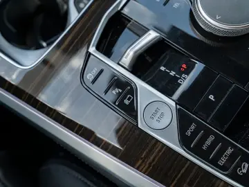X5 xDrive50e