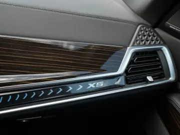 X5 xDrive50e