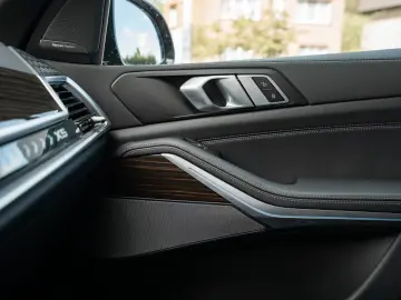 X5 xDrive50e