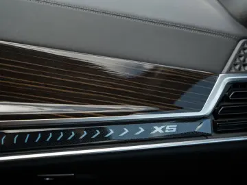 X5 xDrive50e