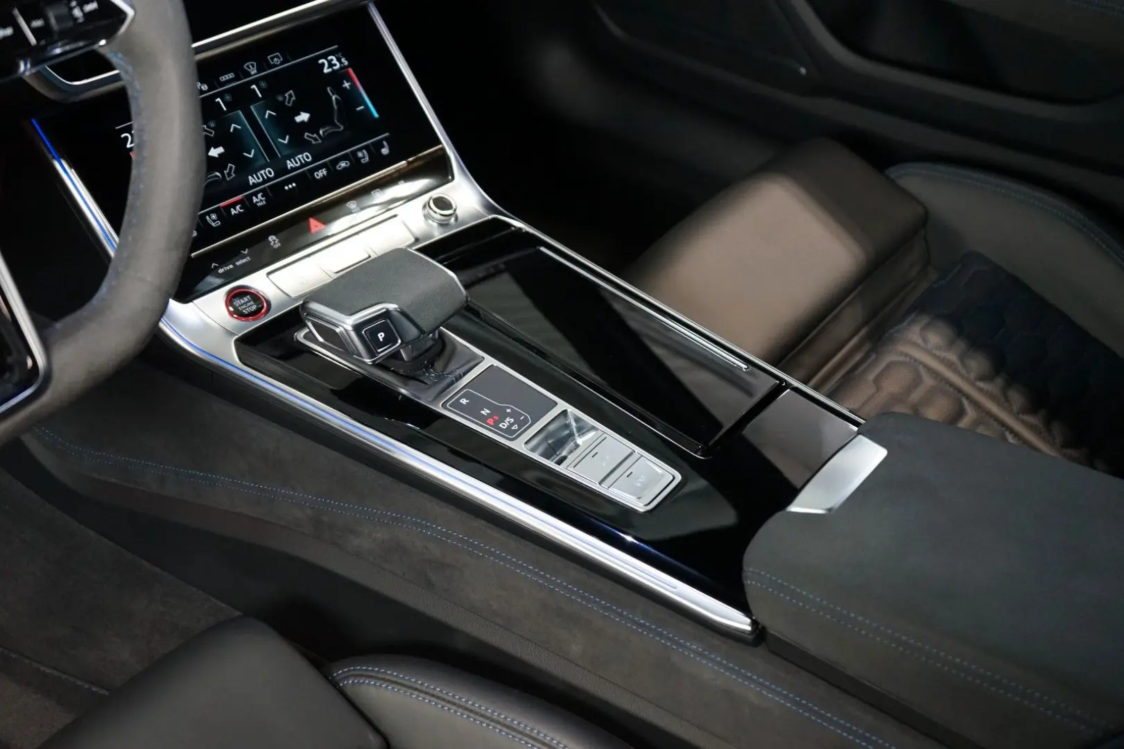 RS6 PERFORMANCE 463kW PANO HUD