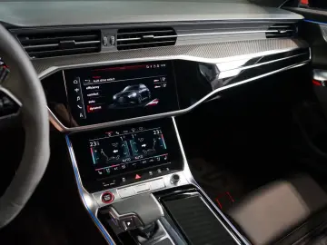RS6 PERFORMANCE 463kW PANO HUD