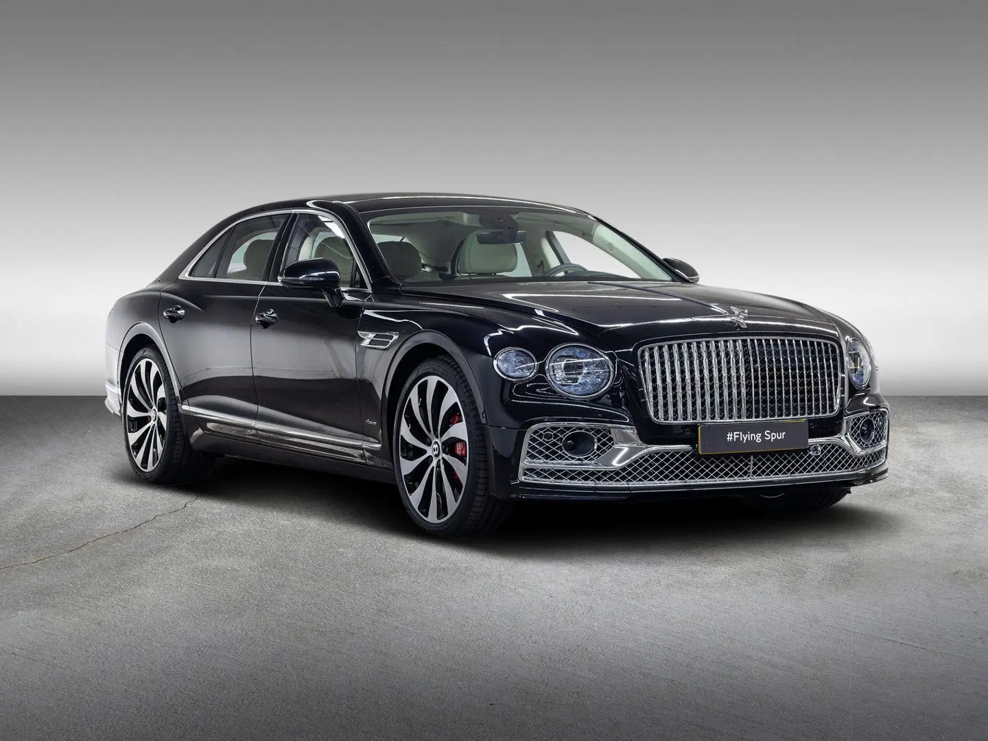 Flying Spur V8 Azure  Piano Linen Veneer Rotatin