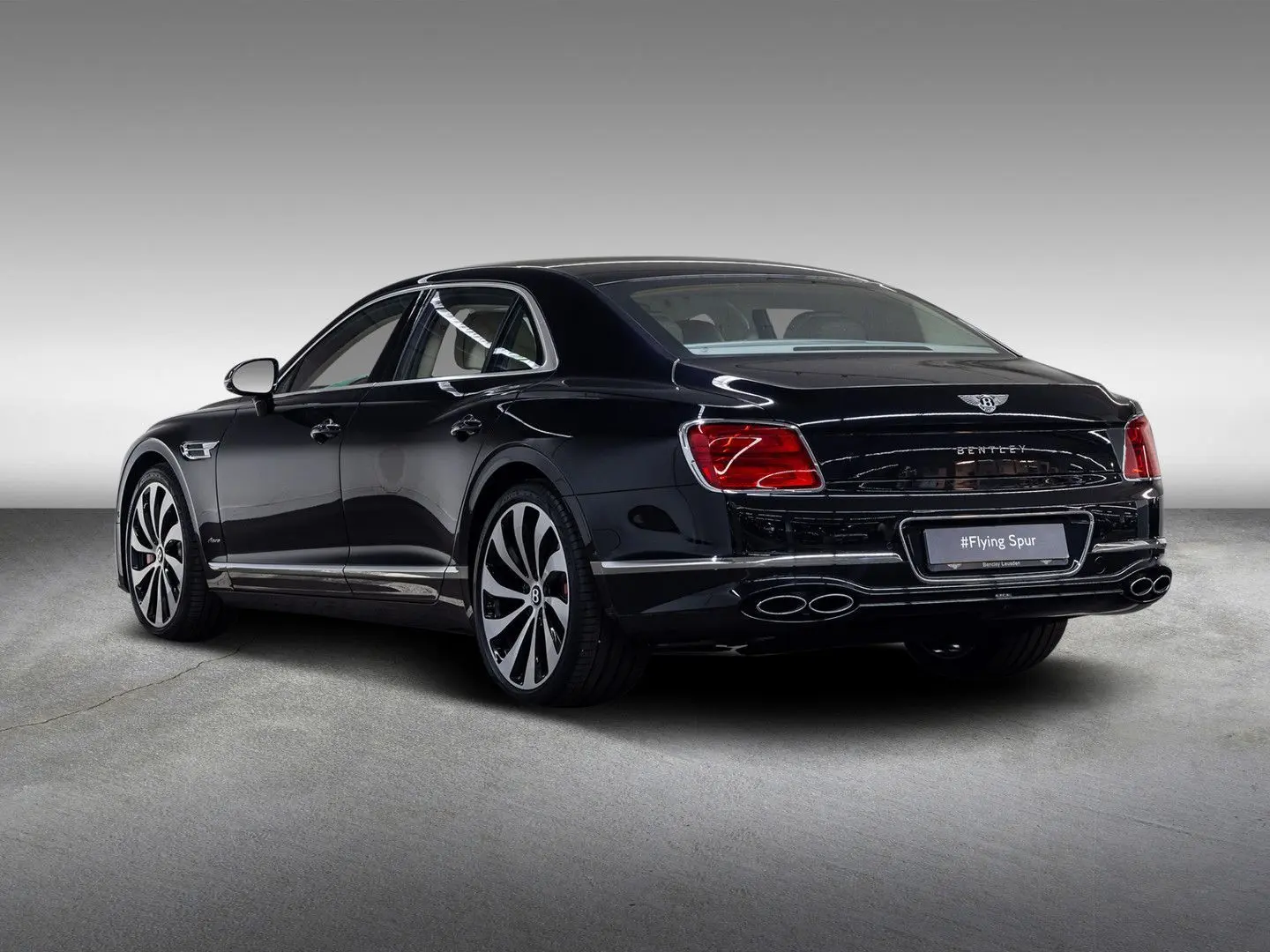 Flying Spur V8 Azure  Piano Linen Veneer Rotatin