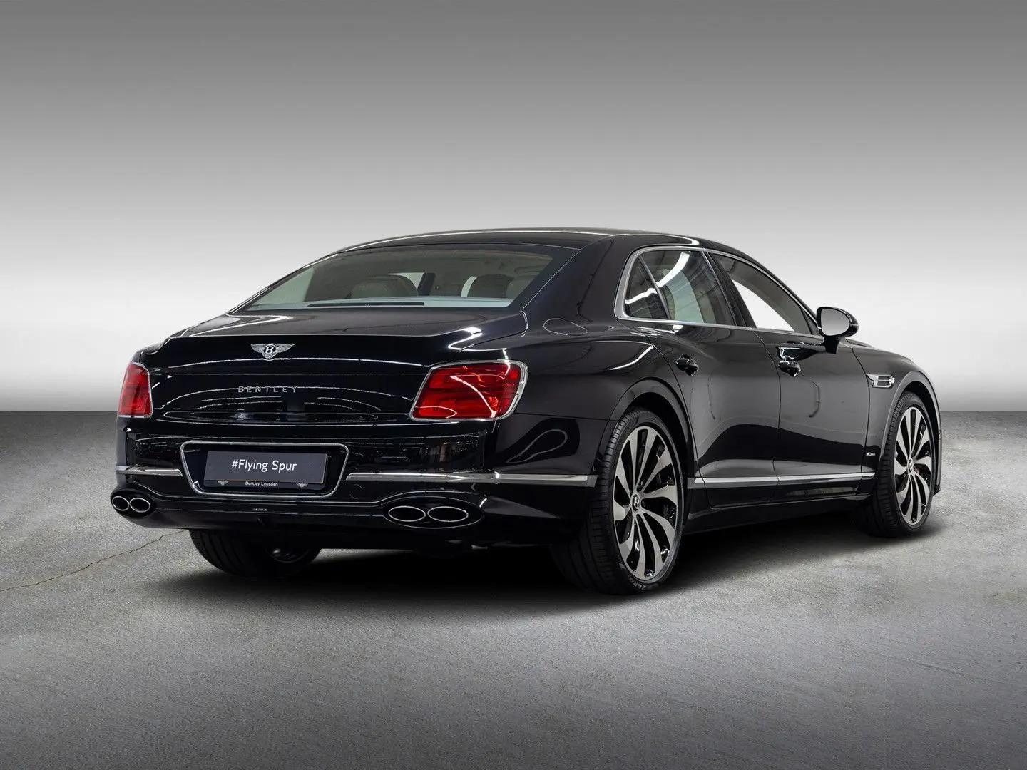 Flying Spur V8 Azure  Piano Linen Veneer Rotatin